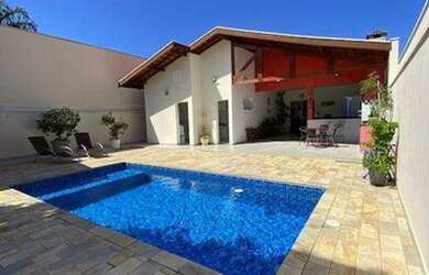 Imagem: A casa em condomínio possui 2 Dormitórios, 4 Banheiros, 4