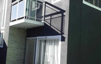 Imagem: A casa em condomínio possui 2 Dormitórios, 2 Banheiros, 1