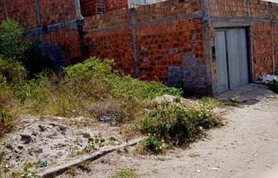 Imagem: O terreno possui 200m² de Área e está localizado em Pedra