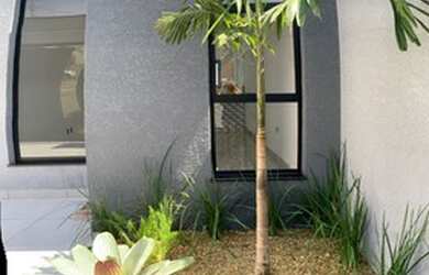 Imagem: A casa possui 3 Dormitórios, 2 Banheiros, 2 Vagas na garagem