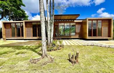 Imagem: A casa em condomínio possui 4 Dormitórios, 5 Banheiros, 4