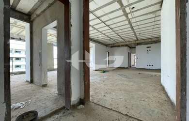 Imagem: O apartamento possui 4 Dormitórios, 5 Banheiros, 3 Vagas na