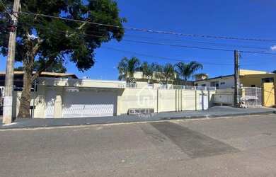 Imagem: A casa em condomínio possui 3 Dormitórios, 3 Banheiros, 3