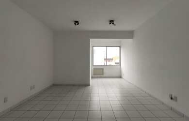 Imagem: O depósito possui 33m² de Área e está localizado em Centro