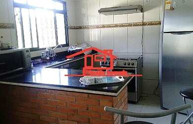 Imagem: A casa possui 4 Dormitórios, 1 Banheiro, 5 Vagas na garagem