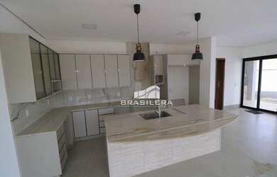 Imagem 2: Casa com 4 suítes rica em armários no Portal do Sol Green