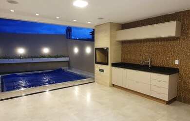 Imagem: A casa em condomínio possui 3 Dormitórios, 4 Banheiros, 2