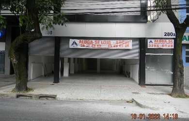 Imagem: O depósito possui 3 Vagas na garagem e 400m² de Área e está