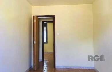 Imagem: O apartamento possui 3 Dormitórios, 1 Banheiro, 1 Vaga na garagem