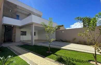 Imagem: A casa possui 4 Dormitórios, 4 Banheiros, 5 Vagas na garagem