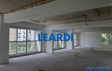 Imagem: O depósito possui 1 Vaga na garagem, 37m² de Área e está