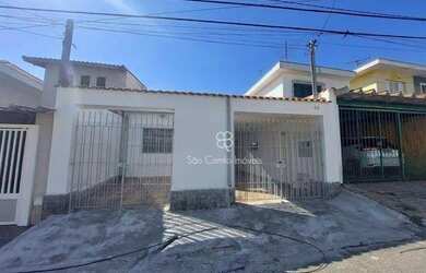 Imagem: A casa possui 3 Dormitórios, 2 Banheiros, 3 Vagas na garagem