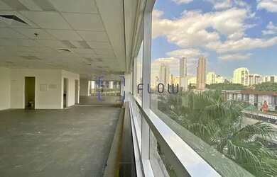 Imagem: O depósito possui 5 Vagas na garagem, 381m² de Área e está