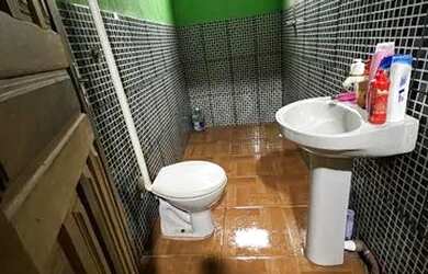 Imagem: A casa possui 2 Dormitórios, 1 Banheiro, 2 Vagas na garagem