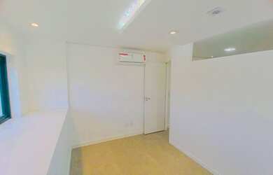 Imagem: O depósito possui 1 Vaga na garagem, 36m² de Área e está