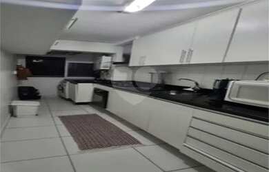 Imagem: O apartamento possui 3 Dormitórios, 2 Banheiros, 2 Vagas na