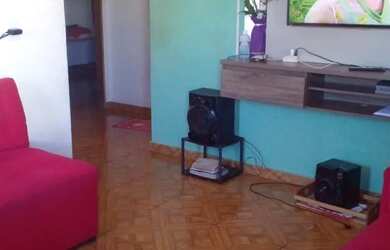 Imagem: A casa à venda possui 4 Dormitórios, 2 Banheiros, 1 Vaga na