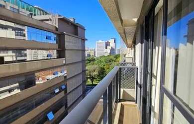 Imagem: O apartamento possui 1 Dormitório, 1 Banheiro, 33m² de Área