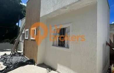 Imagem: A casa possui 2 Dormitórios, 2 Banheiros, 3 Vagas na garagem