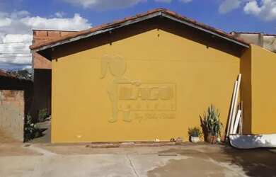 Imagem: A casa possui 2 Dormitórios, 1 Banheiro, 2 Vagas na garagem