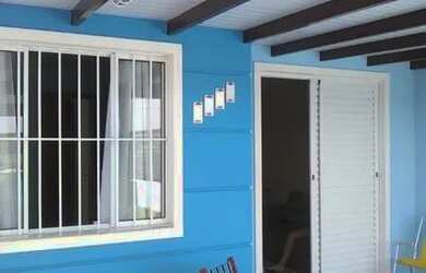 Imagem: A casa possui 2 Dormitórios, 1 Banheiro, 1 Vaga na garagem