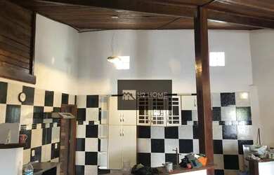 Imagem: A casa possui 3 Dormitórios, 2 Banheiros, 1 Vaga na garagem