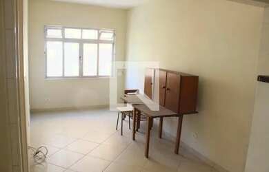 Imagem: O apartamento possui 1 Dormitório, 1 Banheiro, 1 Vaga na garagem