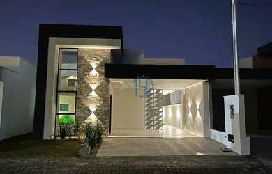 Imagem: A casa possui 3 Dormitórios, 1 Banheiro, 2 Vagas na garagem