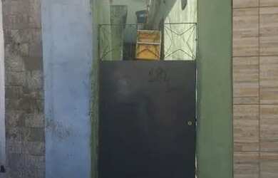 Imagem: A casa possui 1 Dormitório, 1 Banheiro e está localizado