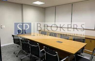 Imagem: O depósito possui 5 Vagas na garagem, 300m² de Área e está