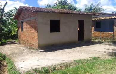 Imagem: A casa possui 2 Dormitórios, 1 Banheiro, 10.100m² de Área