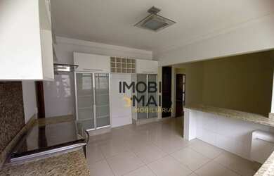 Imagem: A casa possui 3 Dormitórios, 4 Banheiros, 4 Vagas na garagem