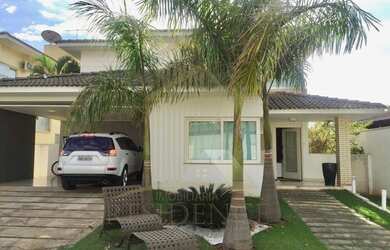 Imagem: A casa em condomínio possui 4 Dormitórios, 5 Banheiros, 4