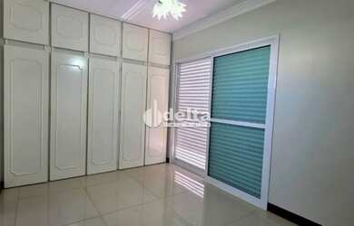 Imagem 8: Casa residencial com 5 quartos sendo 3 suítes disponível para venda...