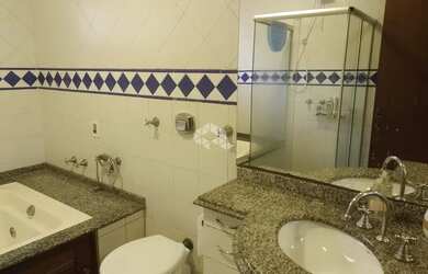 Imagem 13: Casa com 04 dormitórios à venda no bairro Nossa Senhora de Lourdes em Santa Maria