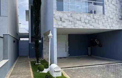 Imagem: A casa em condomínio possui 3 Dormitórios, 3 Banheiros, 2