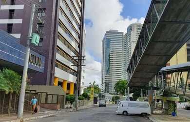 Imagem: O depósito possui 1 Vaga na garagem e 58m² de Área e está