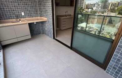 Imagem: O apartamento possui 2 Dormitórios, 3 Banheiros, 2 Vagas na