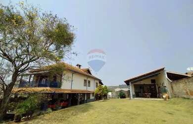 Imagem 2: Residência de Alto Padrão em Lambari - 6 Dormitórios, 2 suítes e área...