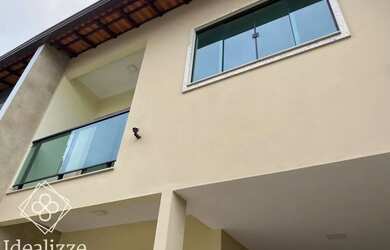 Imagem: A casa possui 3 Dormitórios, 1 Banheiro, 1 Vaga na garagem