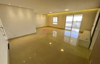 Imagem: O apartamento possui 3 Dormitórios, 1 Banheiro, 3 Vagas na