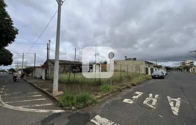 Imagem: O terreno possui 180m² de Área e está localizado em Santa