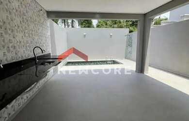 Imagem: A casa em condomínio possui 3 Dormitórios, 3 Banheiros, 2