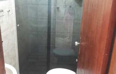 Imagem: A casa possui 2 Dormitórios, 1 Vaga na garagem, 70m² de Área