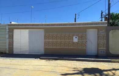 Imagem: A casa possui 3 Dormitórios, 5 Vagas na garagem, 474m² de