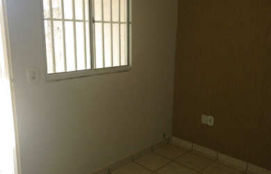 Imagem: A casa possui 3 Dormitórios, 1 Banheiro, 3 Vagas na garagem