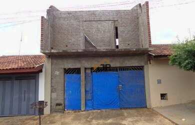 Imagem: A casa possui 2 Dormitórios, 1 Banheiro, 2 Vagas na garagem