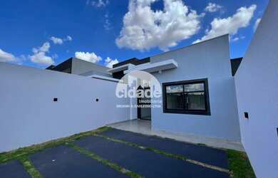 Imagem: A casa possui 2 Dormitórios, 1 Banheiro, 2 Vagas na garagem