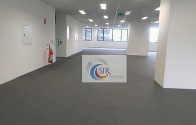 Imagem: O depósito possui 5 Vagas na garagem, 608m² de Área e está