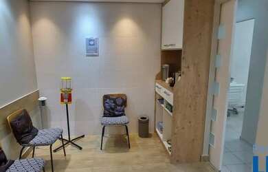 Imagem: O depósito possui 2 Vagas na garagem, 60m² de Área e está